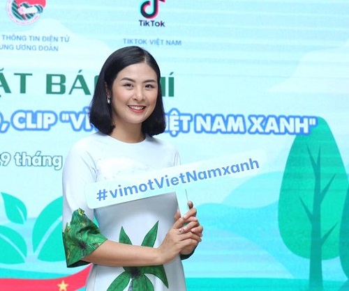 Ngọc Hân đăng quang Hoa hậu Việt Nam năm 2010. Cô được đánh giá cao bởi sự thân thiện, tích cực trong các hoạt động xã hội. Cô trở thành đại sứ của rất nhiều chiến dịch bảo vệ môi trường…